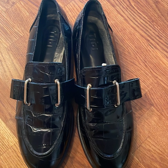 TIBI Norris croc embossed leather Blk loafer with removable strap. - Picture 3 of 6
